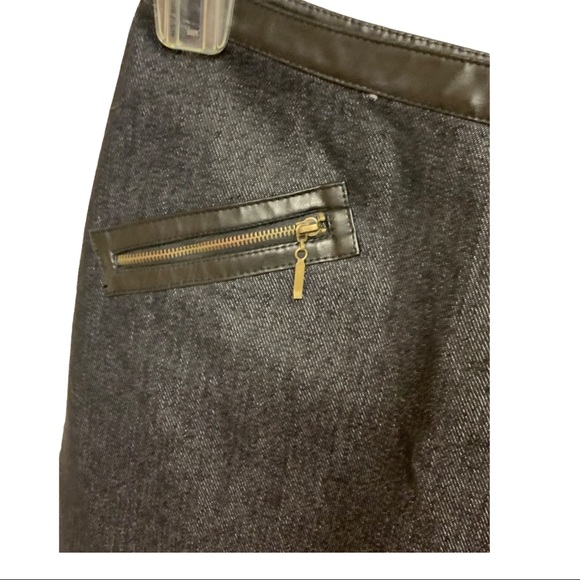 New with Tags Lizzy black denim pencil skirt with front zipper pockets size 6 - Picture 3 of 4